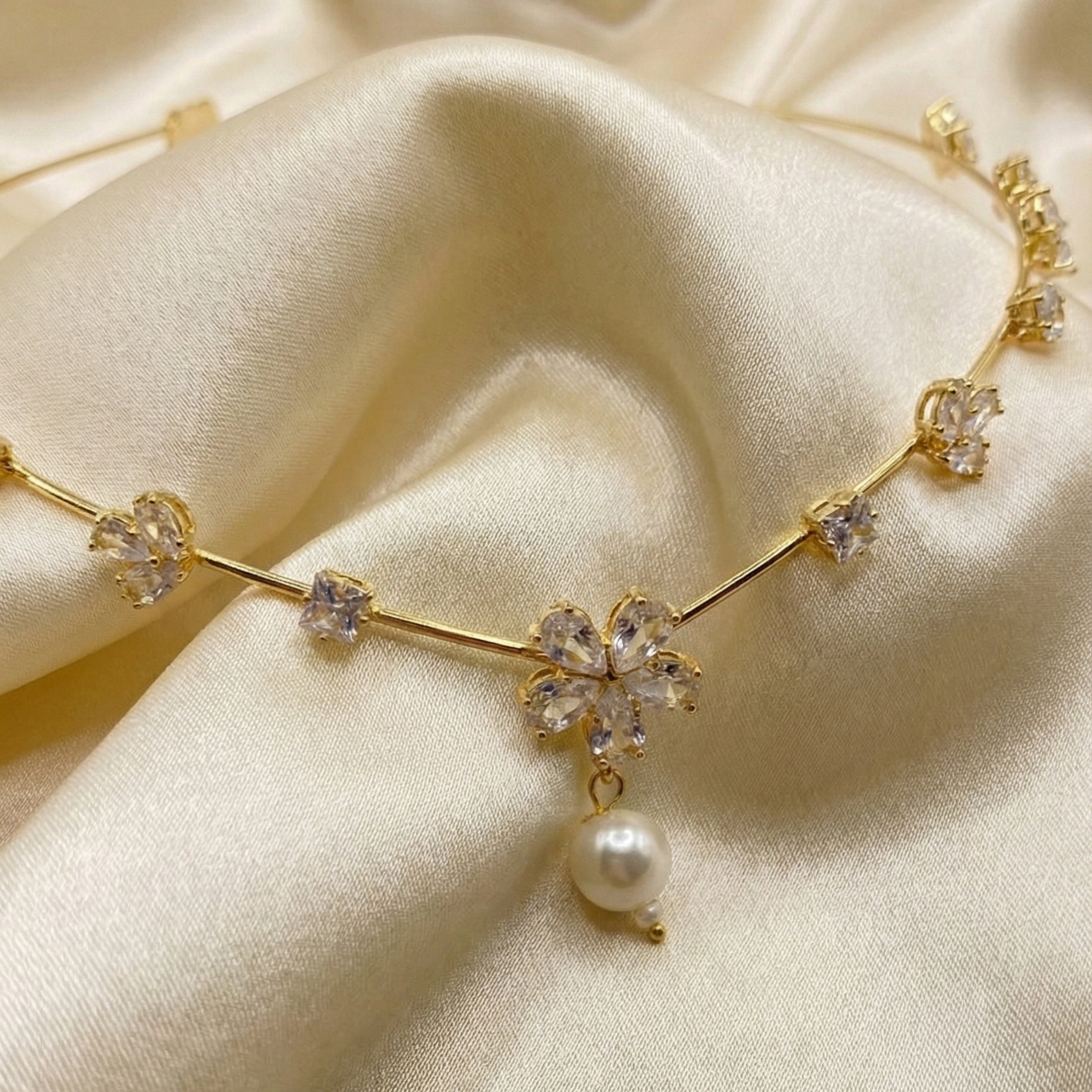 Hera Blossom Pearl Hair Halo