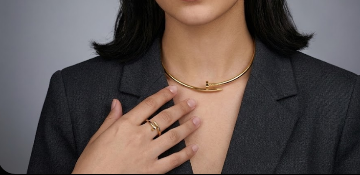 Aurum Edge Nail Jewelry Set – Gold Necklace, Ring & Hoop Earrings