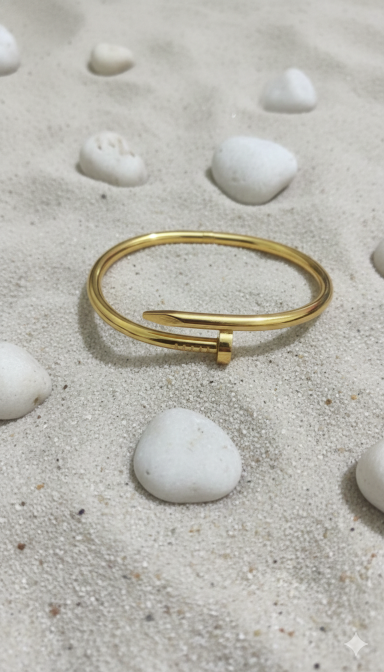 Aurum Nail Cuff