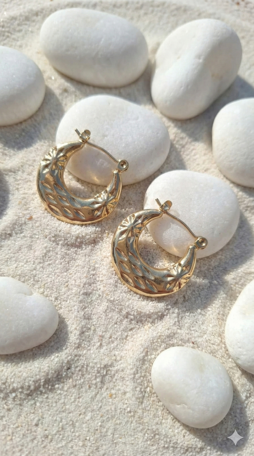 Carved Gold Chunky Hoop Earrings - Textured Huggies - ORYX TREND EaringElevate your earring stack with the ORYX trend Carved Gold Chunky Hoop Earrings. These small, substantial hoops feature a beautiful etched, starburst texture that catches the light and adds a vintage-inspired touch. Designed for comfortable, everyday wear, these huggies are the perfect size for adding a pop of golden glamour. A timeless and versatile addition to your ORYX trend collection of gold jewelry.Default Title#