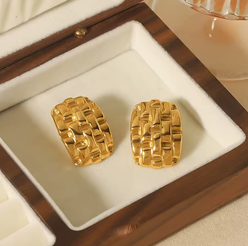 Chunky Woven Basket Stud Earrings - ORYX TREND EaringBold, wide stud earrings featuring an all-over basket-weave or interwoven texture.Default Title#