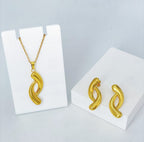Gold Interlocking Link Jewelry Set - ORYX TREND Necklace SetCoordinated set featuring a necklace and matching stud earrings.Default Title#