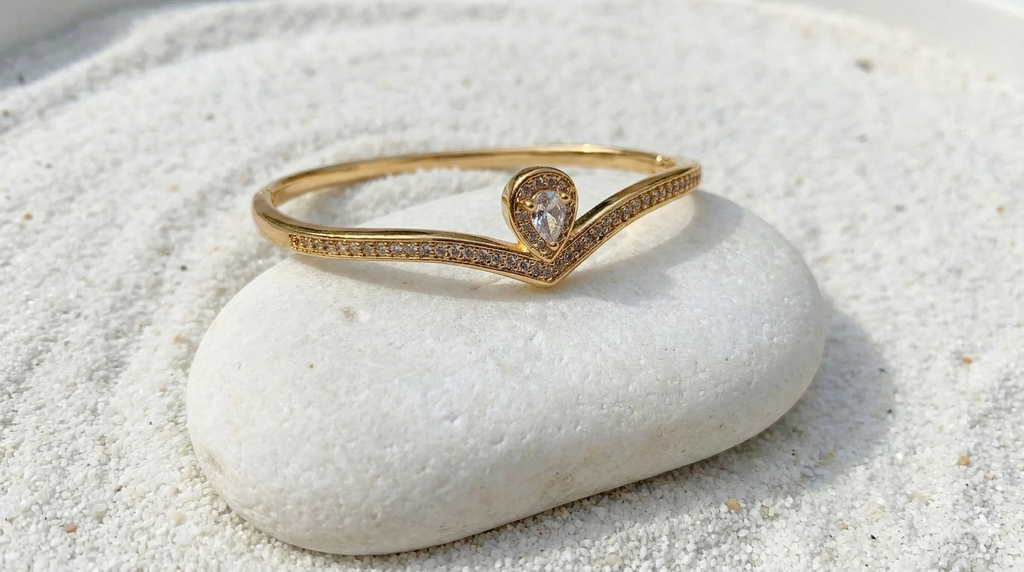 Gold Teardrop Wishbone Bracelet