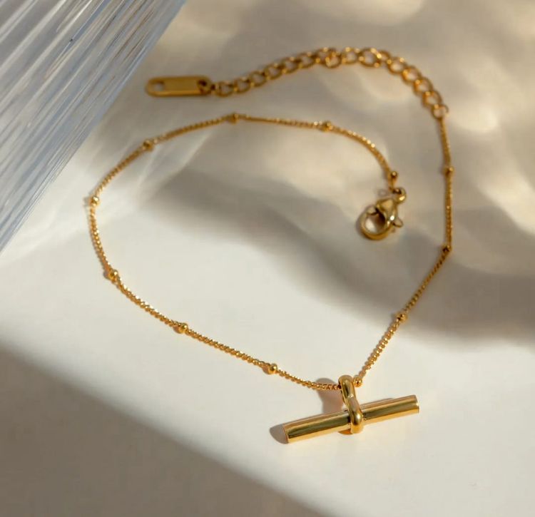 Stylish Gold Toggle Chain Anklet - ORYX TREND AnkletThis beautiful gold toggle chain anklet is the perfect accessory for summer. Featuring a chic and secure T-bar clasp, this ankle bracelet combines classic style with a modern twist. Made with high-quality, durable materials.Default Title#