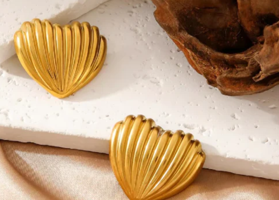 Quinn Heart Earrings - Gold Plated
