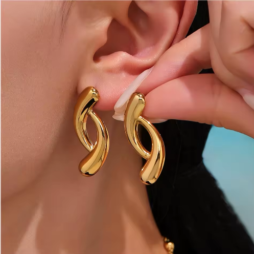 Gold Interlocking Link Jewelry Set