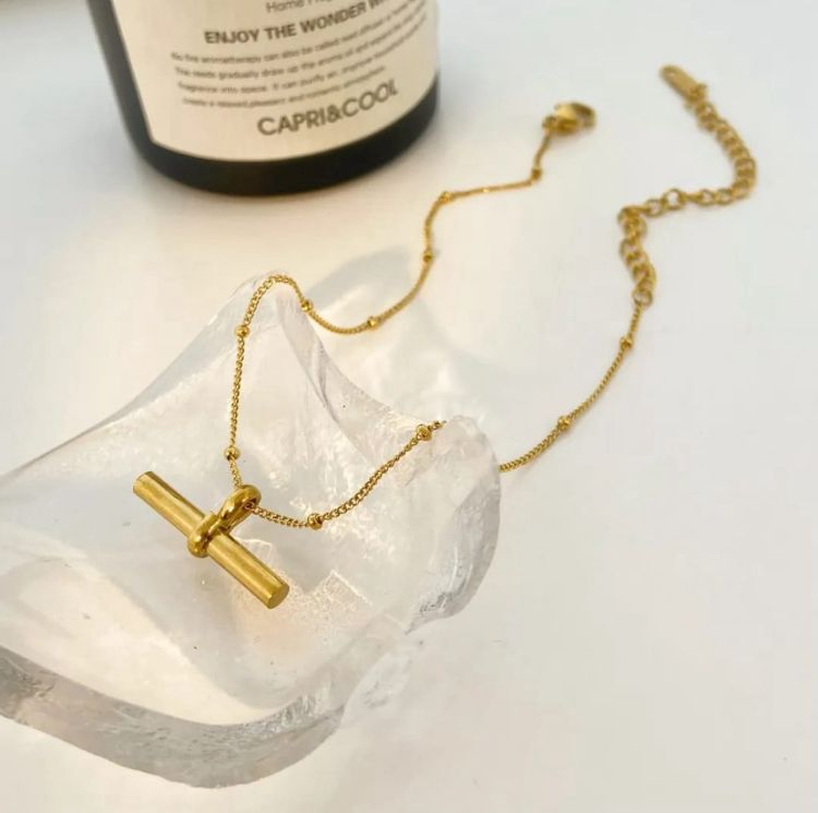 Stylish Gold Toggle Chain Anklet - ORYX TREND AnkletThis beautiful gold toggle chain anklet is the perfect accessory for summer. Featuring a chic and secure T-bar clasp, this ankle bracelet combines classic style with a modern twist. Made with high-quality, durable materials.Default Title#