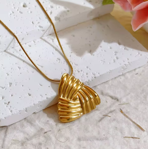Textured Woven Gold Jewelry Set - ORYX TREND Necklace SetMatching necklace and stud earrings featuring a woven, basket-weave design.Default Title#