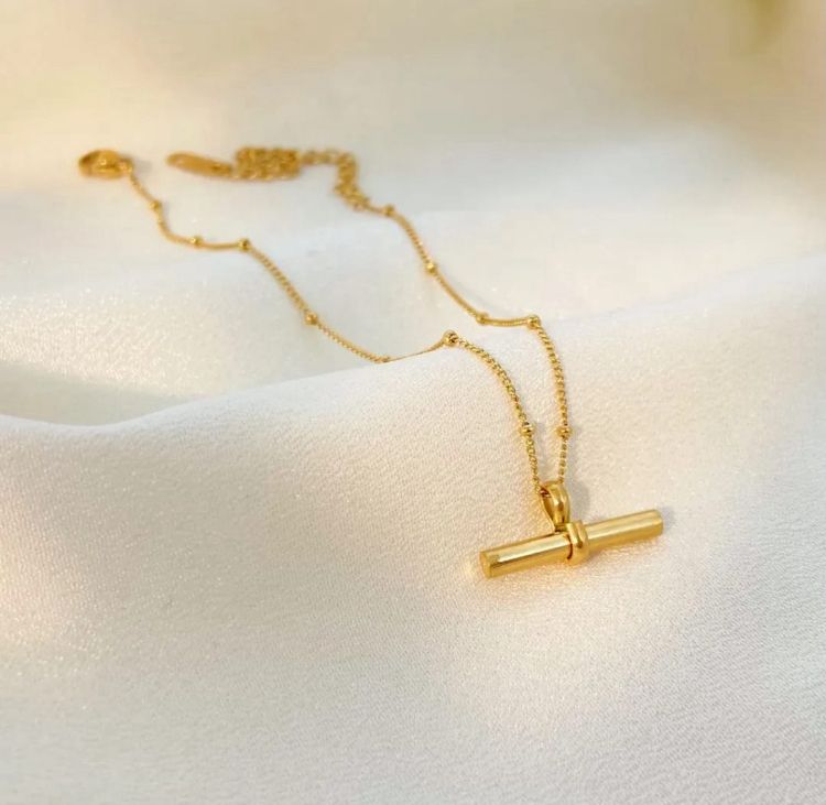 Stylish Gold Toggle Chain Anklet