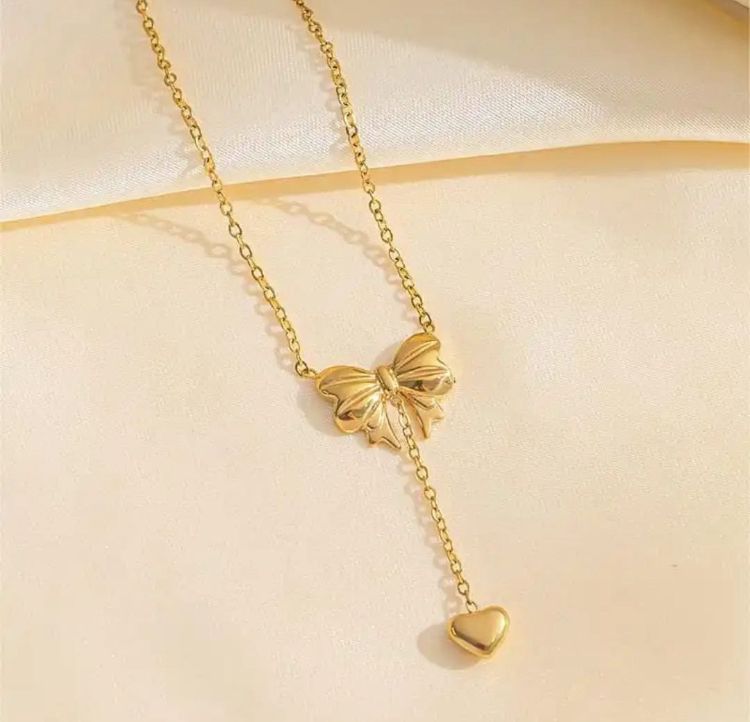 Elegant Gold Bow and Heart Pendant Necklace