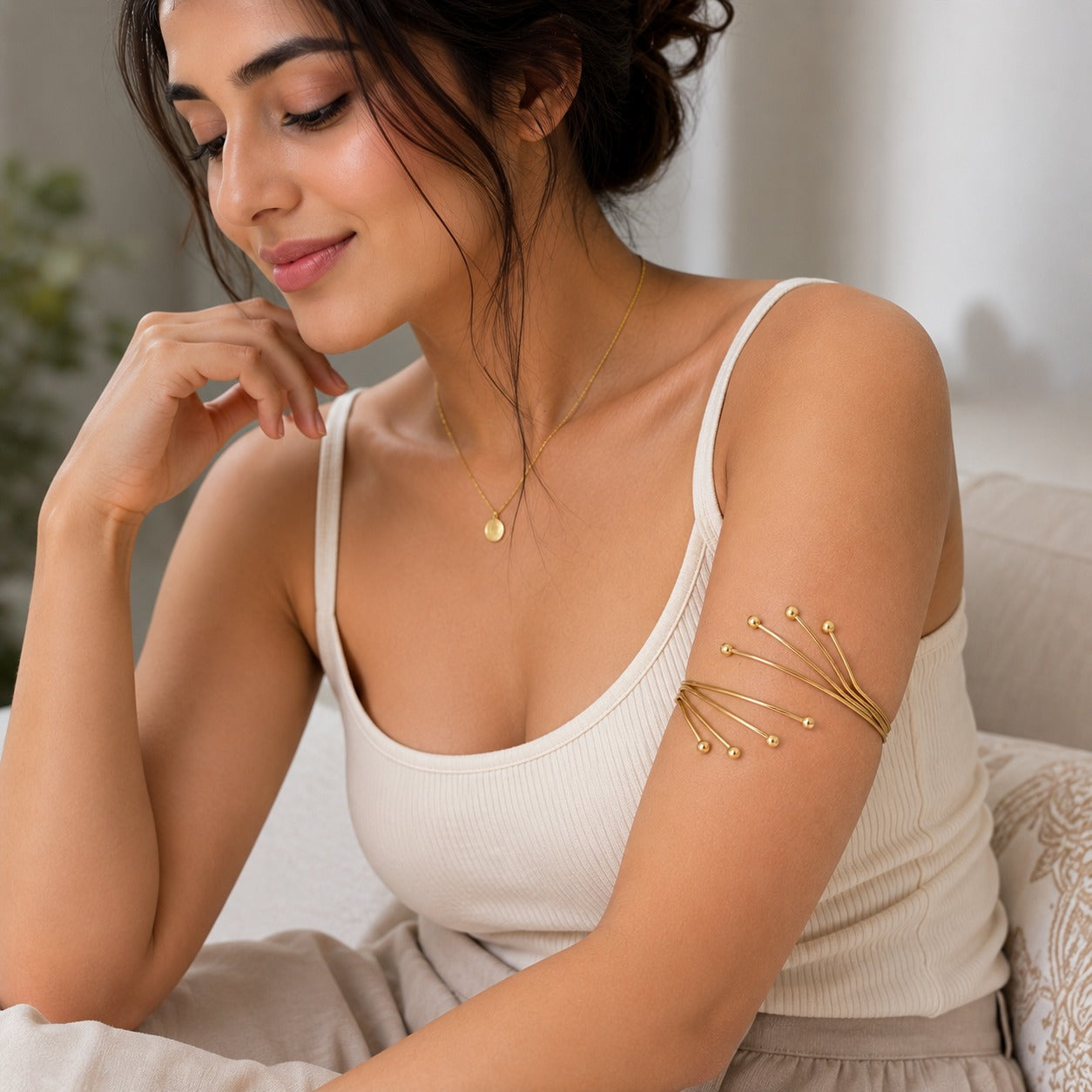 Elegant Gold Upper Arm Bracelet for Women