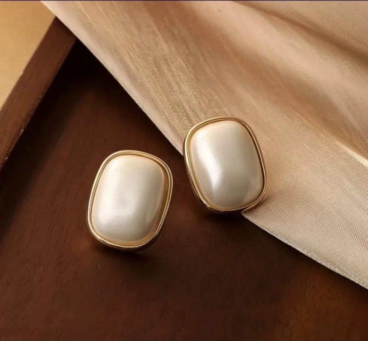 Freshwater Pearl Stud Earrings – Gold Plated Statement Pearl Earrings