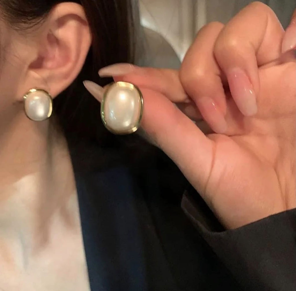 Freshwater Pearl Stud Earrings – Gold Plated Statement Pearl Earrings